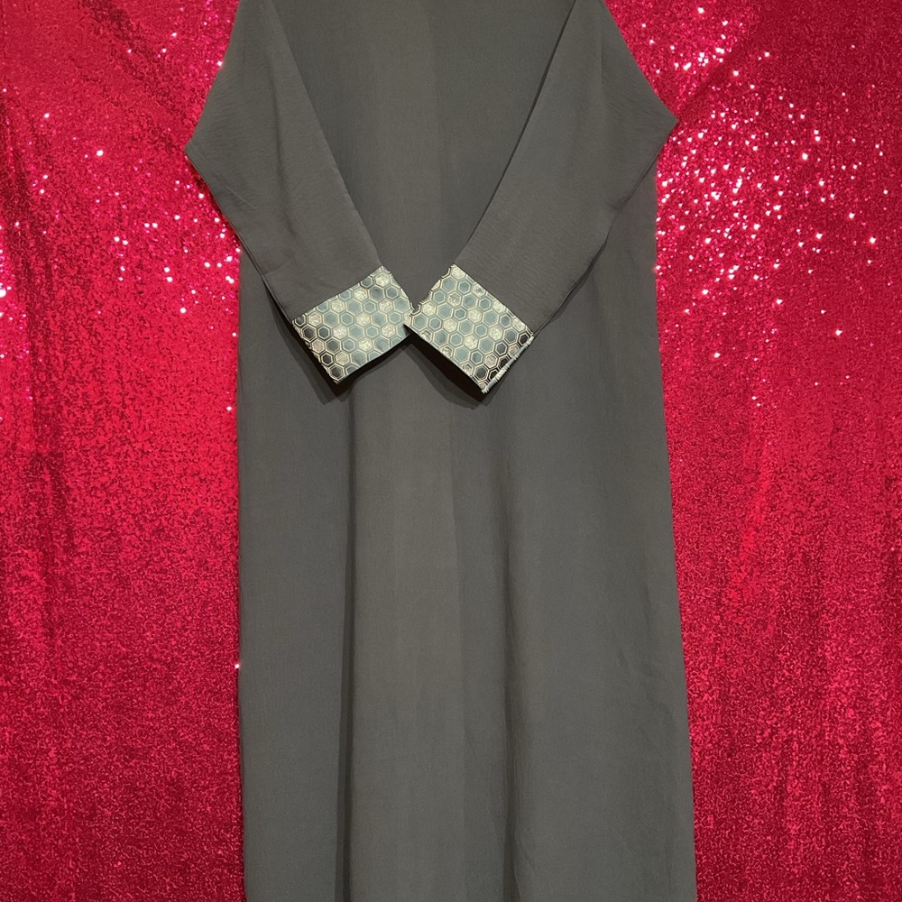 Gray Long Coat With Patterned Trim - image 4